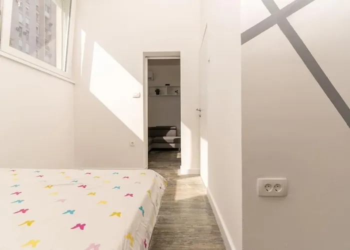 Apartman Ena - Located In Quiet Area 500m Of The Sea *