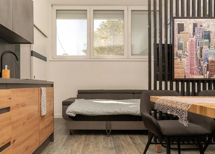 Ena - Located In Quiet Area 500m Of The Sea *